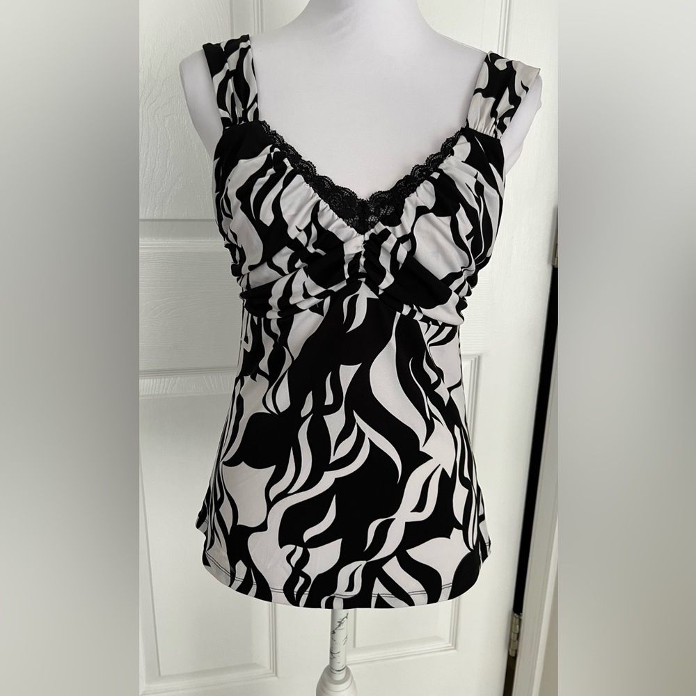 White House Black Market Black and White Top - Size M